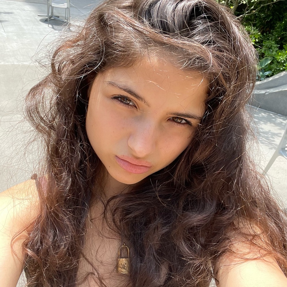 Meet your Posher, Adi